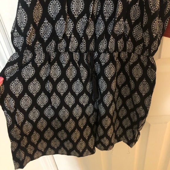 Lightweight Romper NWT - Picture 2 of 3